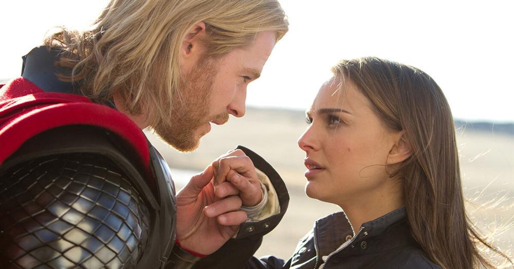 Thần sấm Chris Hemsworth ngừng ăn thịt để quay cảnh hôn với bạn diễn-2