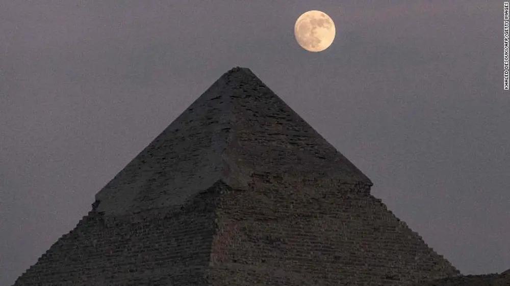 Loạt ảnh ấn tượng về siêu trăng sấm với độ lớn rực sáng kỷ lục-3