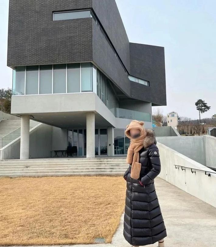 Nhà đẹp choáng ngợp của diễn viên Thư Ký Kim Sao Thế?-13