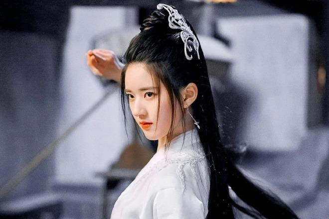 Triệu Lộ Tư - Dương Tử phủ sóng nhiều đến độ khán giả chán ớn-4