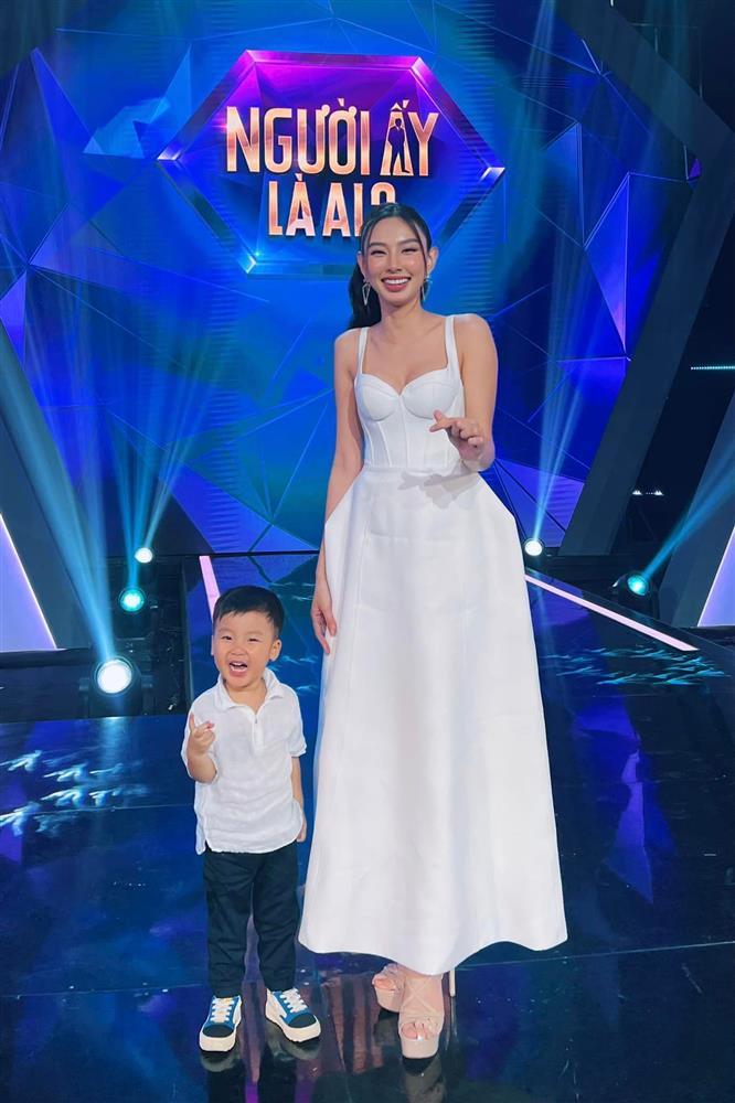 Thùy Tiên gặp con trai Hòa Minzy, netizen réo Quang Linh Vlog-3