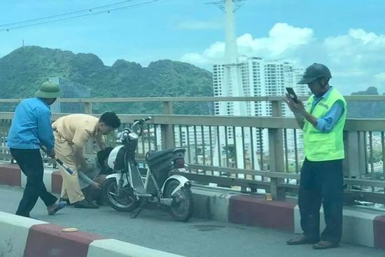 Những vụ nhảy cầu từ Bắc vào Nam vì chuyện vặt hay bế tắc đường cùng