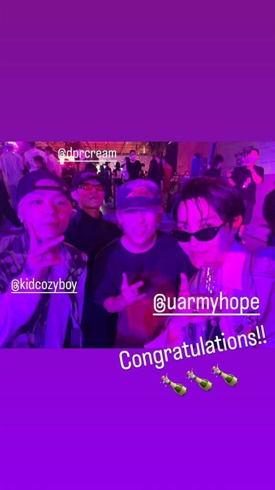 Buổi tiệc hot nhất Kpop: Hàng loạt sao hội tụ nghe trước album của BTS j-hope-10