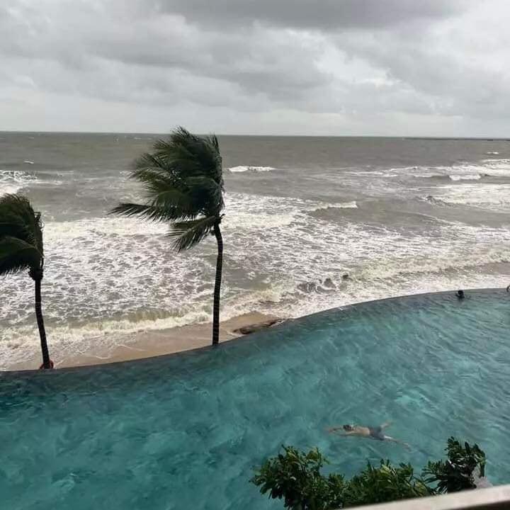 Nghe bảo Phú Quốc cát trắng nắng vàng, nhưng đến nơi sao nó lạ lắm-1