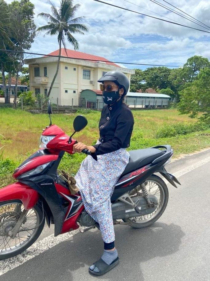 Bắt tạm giam người phụ nữ bịt mặt vào trường lừa đảo học sinh-2