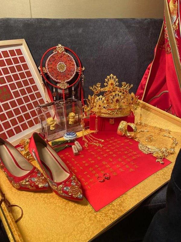 Nữ sinh kiếm bộn tiền nhờ làm phù dâu, kiếm được bạn trai ở đám cưới-7