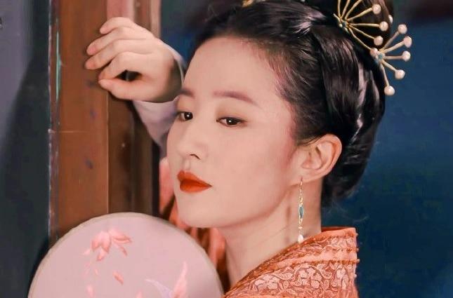 Triệu Lệ Dĩnh tái xuất nhạt nhẽo hơn hẳn Lưu Diệc Phi, vì sao vậy?-4