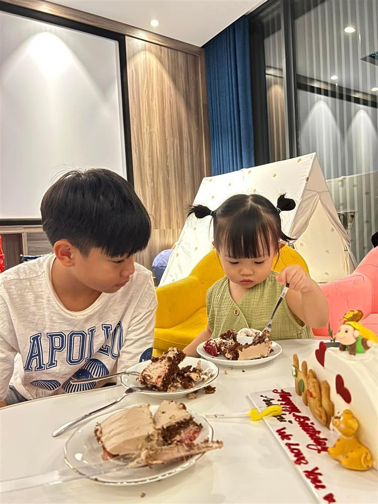 Đi làm với Cường Đô La nhưng Suchin mới ra dáng chủ tịch-8