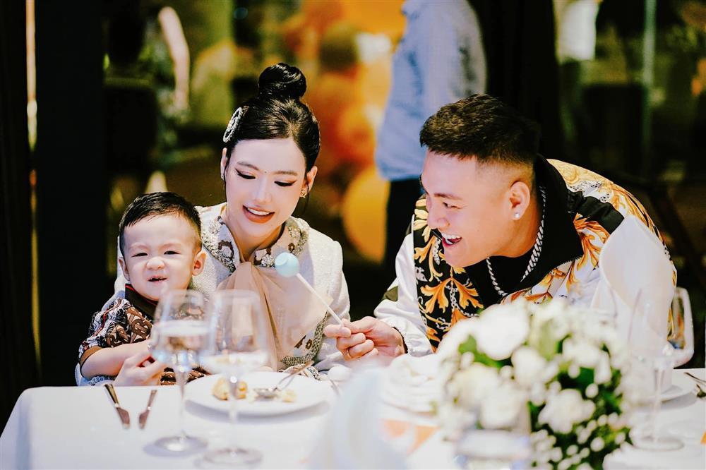 Con dâu trùm điện tử Sài Gòn tuyển vú nuôi, phúc lợi choáng-2