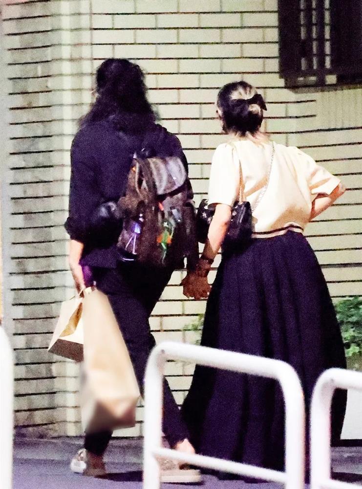 Tài tử Vườn Sao Băng sánh đôi vợ sau bê bối lõa lồ thác loạn-2