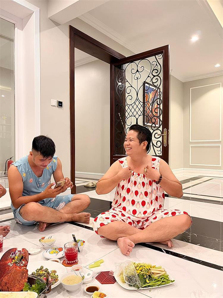 Vợ chồng Đoàn Di Băng bẻ cong dàn vệ sĩ trai tráng-13