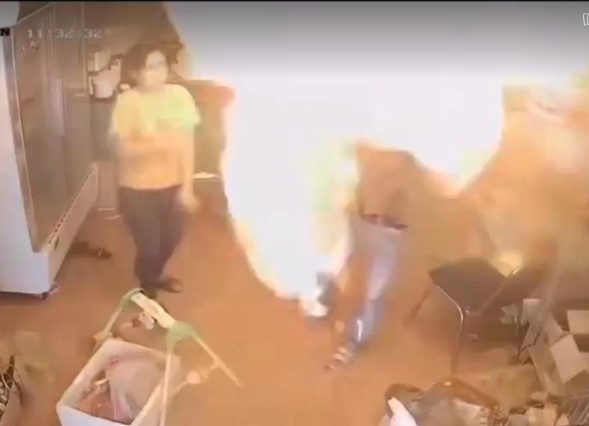 Thanh niên sợ tí ngất vì chùm bóng bay tóe lửa, biến mất như ảo thuật-2