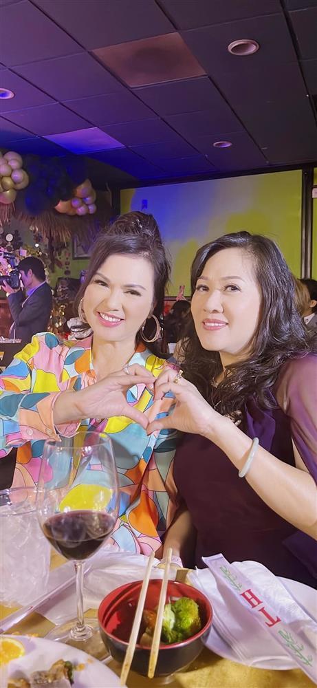 Vợ Chí Tài U65 da sáng loáng, trẻ ngang ngửa Ngọc Quyên U35-5