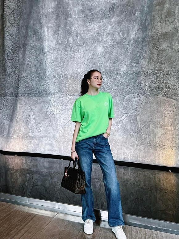 Lã Thanh Huyền khoe vòng 1 ngộp thở - Ngọc Trinh bánh bèo chúa-8