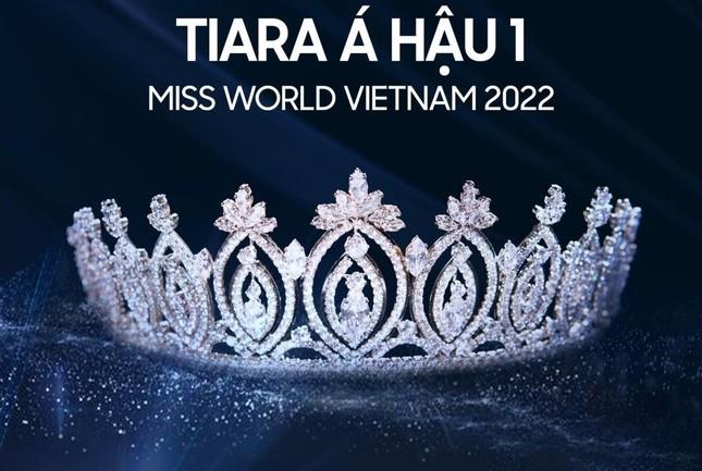 Cận cảnh loạt vương miện tiền tạ tiền tấn các cuộc thi Hoa hậu 2022-2