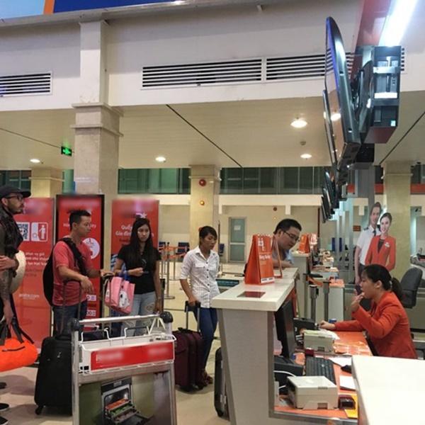 Đem hành lý quá cân, khách qua được cửa check in nhưng vẫn bị phạt-5