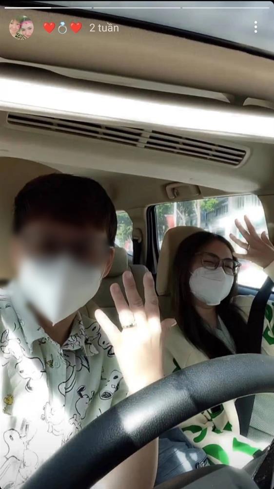 Những khoảnh khắc tình tứ của Thiện Nhân bên người yêu đồng giới-4