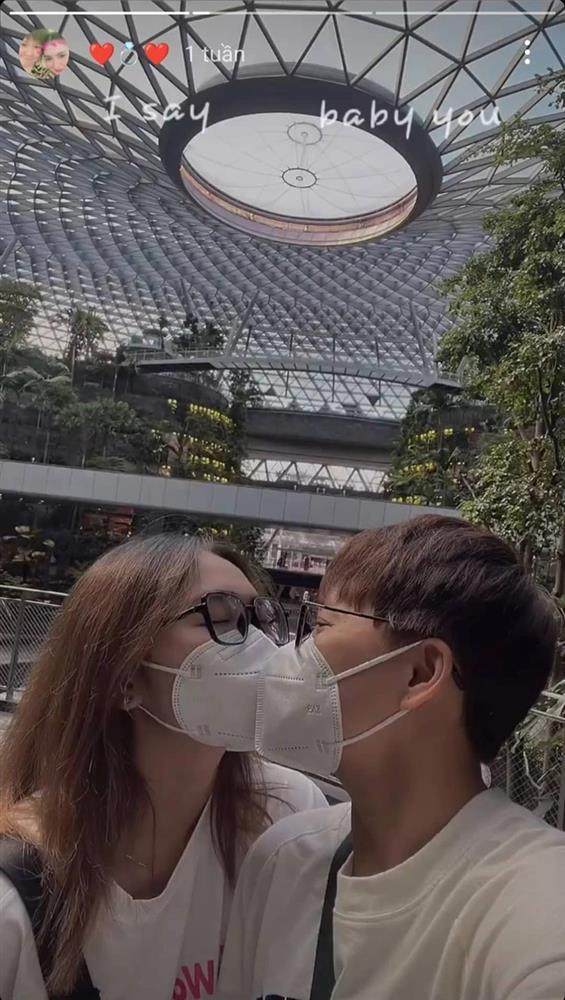 Những khoảnh khắc tình tứ của Thiện Nhân bên người yêu đồng giới-5