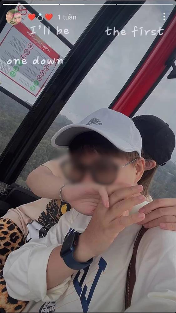 Những khoảnh khắc tình tứ của Thiện Nhân bên người yêu đồng giới-6