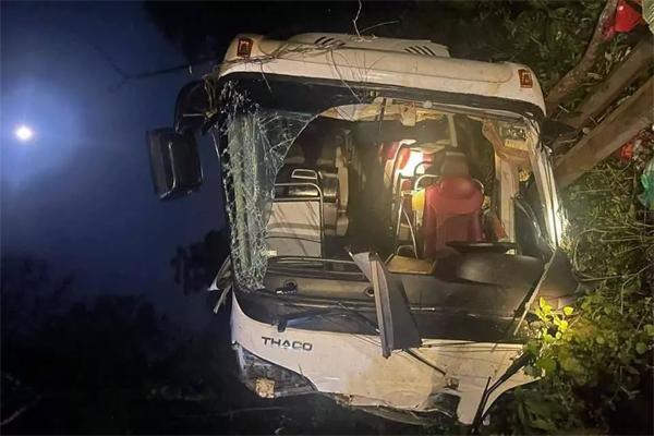 Cha chết cháy trong nghĩa trang, con trai bỏng nặng tử vong-2