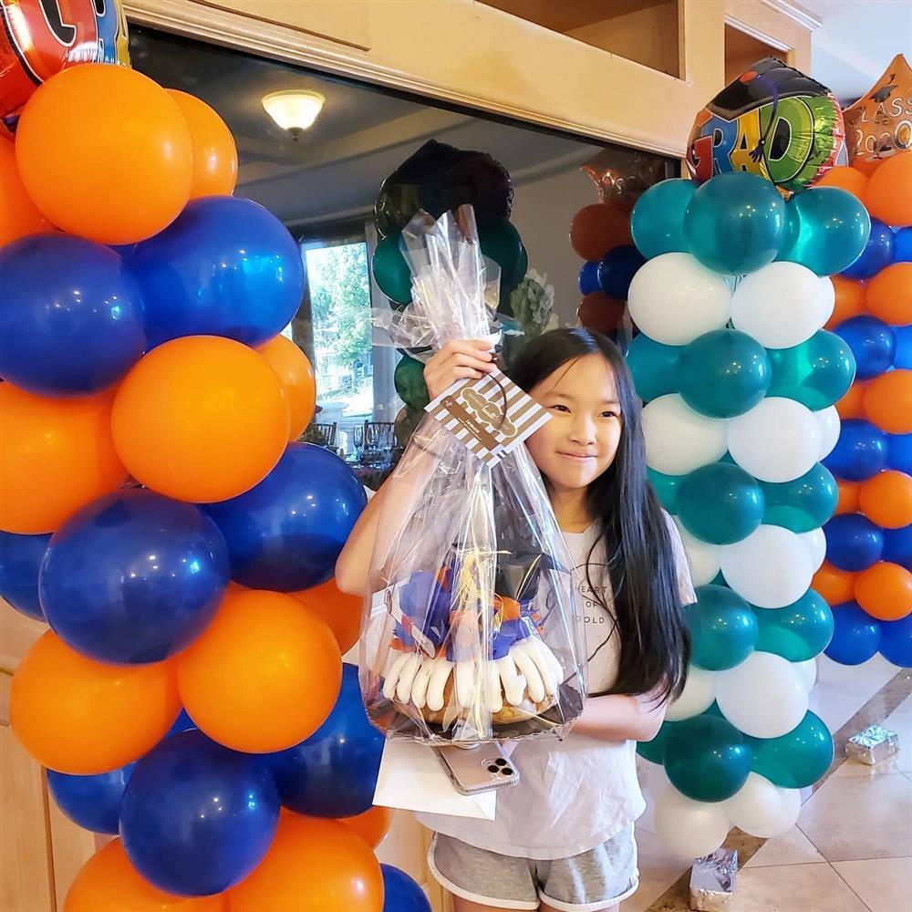 Cháu nội Hoàng Kiều chân dài tuổi 14, sắp vượt nhiều mỹ nhân-5