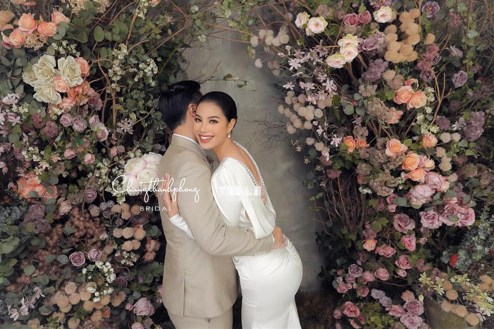 Chồng Phạm Hương lịch lãm ảnh cưới, danh tính sắp công bố?-1