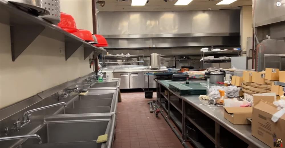 Cao thêm 8cm, Khoa Pug trở thành chủ nhà hàng 23 tỷ tại Mỹ-2