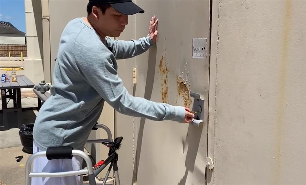 Cao thêm 8cm, Khoa Pug trở thành chủ nhà hàng 23 tỷ tại Mỹ-5