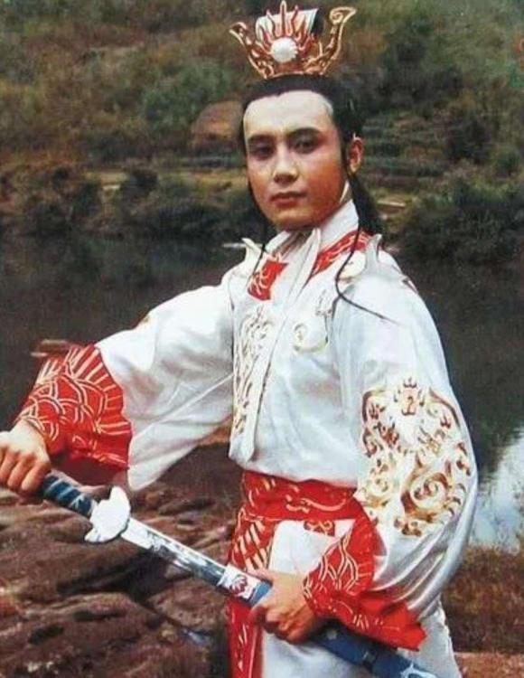 Vì sao Bạch Long Mã bị Trương Vệ Kiện và Tạ Đình Phong đánh?-1