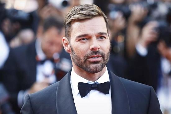 Ca sĩ Ricky Martin phủ nhận cáo buộc lạm dụng tình dục cháu ruột