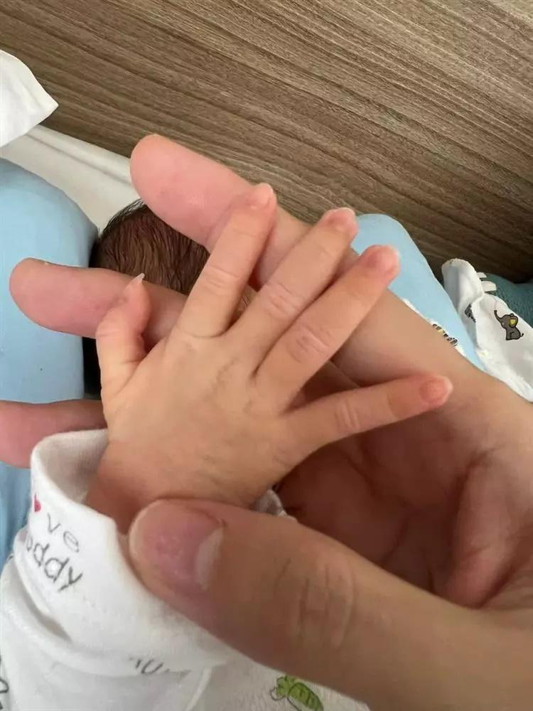 Lều Phương Anh lần đầu hé lộ dung mạo con thứ 3-3