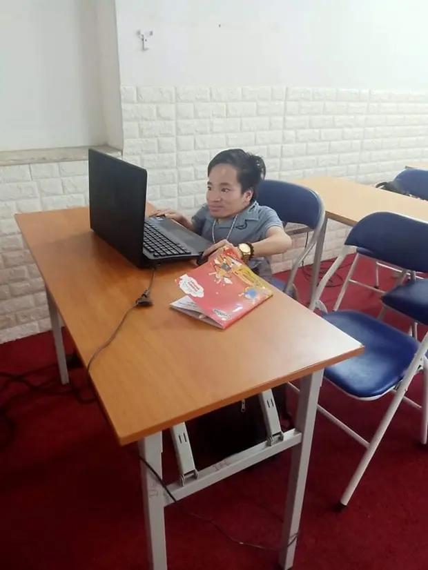 Chuyện tình cổ tích của chàng trai xương thuỷ tinh nặng 28kg và vợ xinh đẹp-1