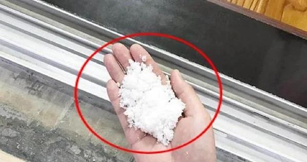 Vì sao nhà giàu thường rắc muối vào khe cửa?-1