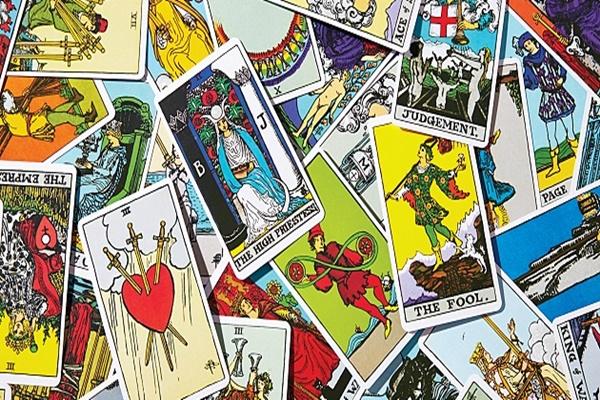 Bói bài Tarot hàng ngày - thứ Ba 19/7/2022: Tình cháy đậm sâu-1