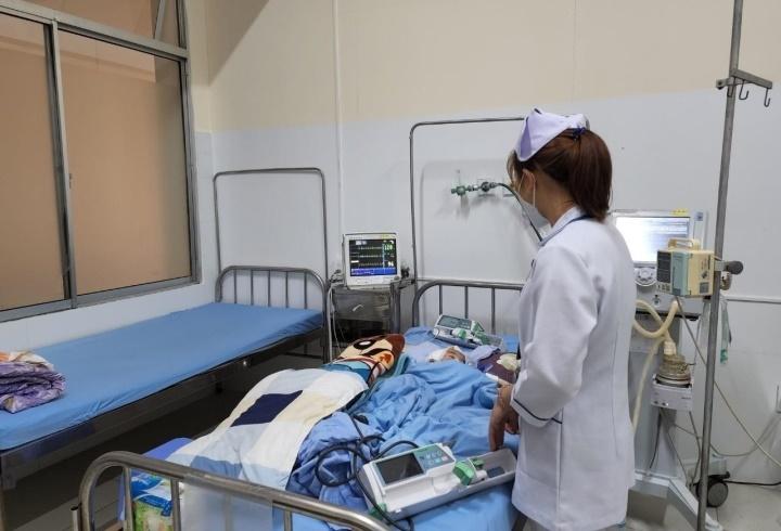 Bé gái 2 tuổi ở Lâm Đồng nghi bị bảo mẫu đánh chấn thương sọ não-1