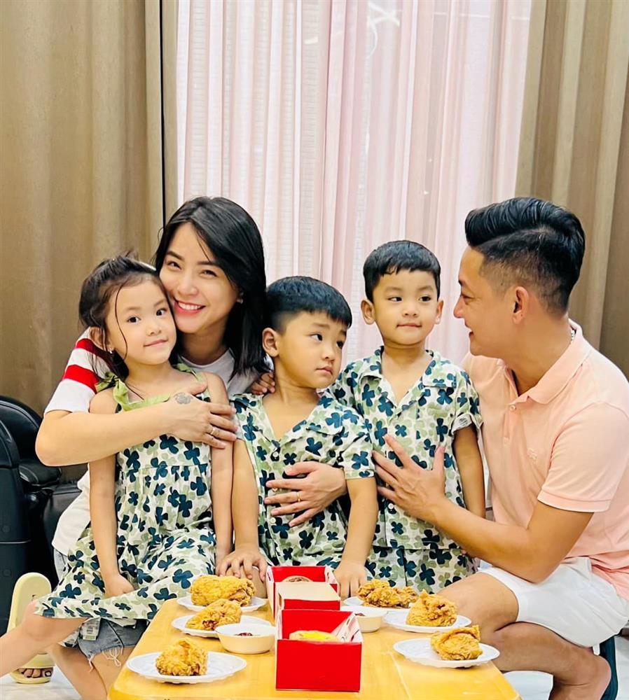 Tin showbiz Việt ngày 17/7: Kim Duyên khoe 5 dải băng sau thành tích Á hậu-8