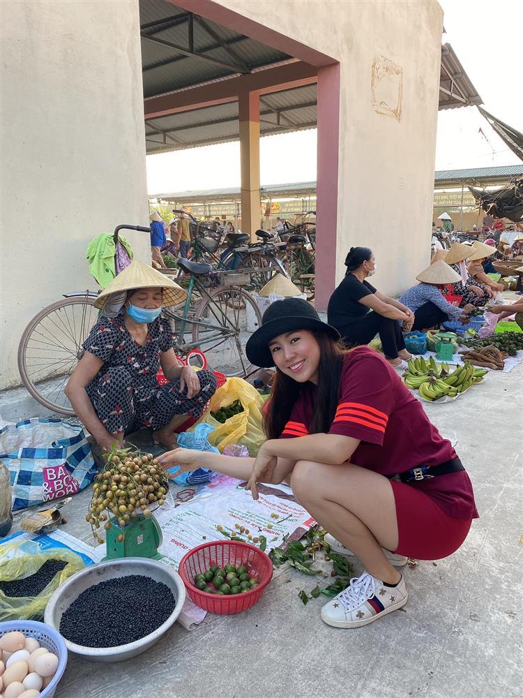 Tin showbiz Việt ngày 17/7: Kim Duyên khoe 5 dải băng sau thành tích Á hậu-13