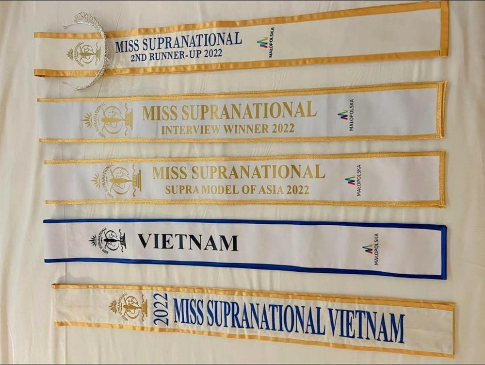 Tin showbiz Việt ngày 17/7: Kim Duyên khoe 5 dải băng sau thành tích Á hậu-2