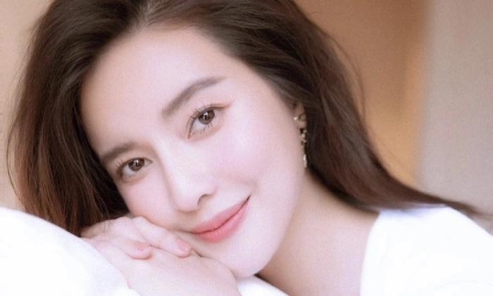 Cao Thái Hà thả dáng quyến rũ, hớ hênh nội y gây mất điểm-2