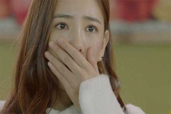 Về nhà lúc nửa đêm và sự thật trong phòng ngủ khiến vợ ngã quỵ-1