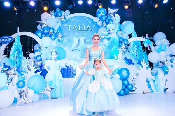 Con gái Thanh Thảo bất hợp tác với bố mẹ trong tiệc sinh nhật-2