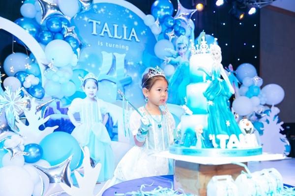 Con gái Thanh Thảo bất hợp tác với bố mẹ trong tiệc sinh nhật-4