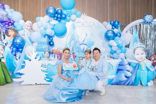 Con gái Thanh Thảo bất hợp tác với bố mẹ trong tiệc sinh nhật-6