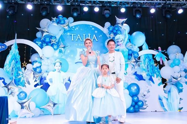 Con gái Thanh Thảo bất hợp tác với bố mẹ trong tiệc sinh nhật-7