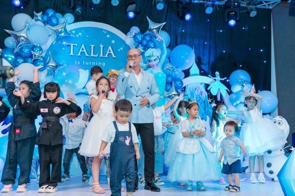 Con gái Thanh Thảo bất hợp tác với bố mẹ trong tiệc sinh nhật-13