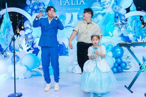 Con gái Thanh Thảo bất hợp tác với bố mẹ trong tiệc sinh nhật-15