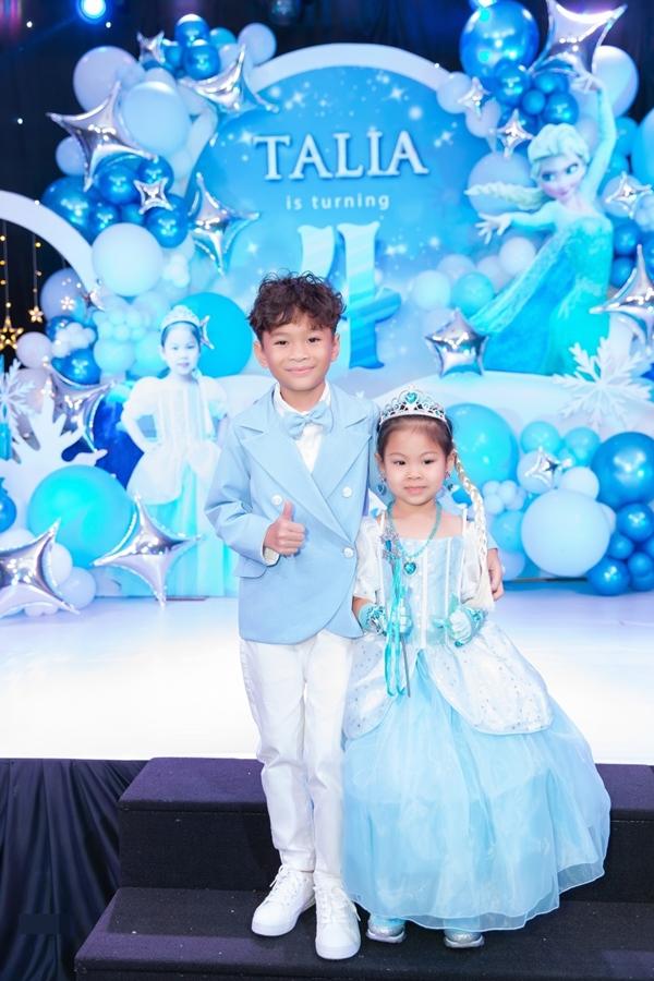 Con gái Thanh Thảo bất hợp tác với bố mẹ trong tiệc sinh nhật-16