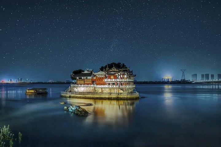 Ngôi chùa nổi giữa sông, điểm săn ảnh đắt giá của du khách thế giới-7