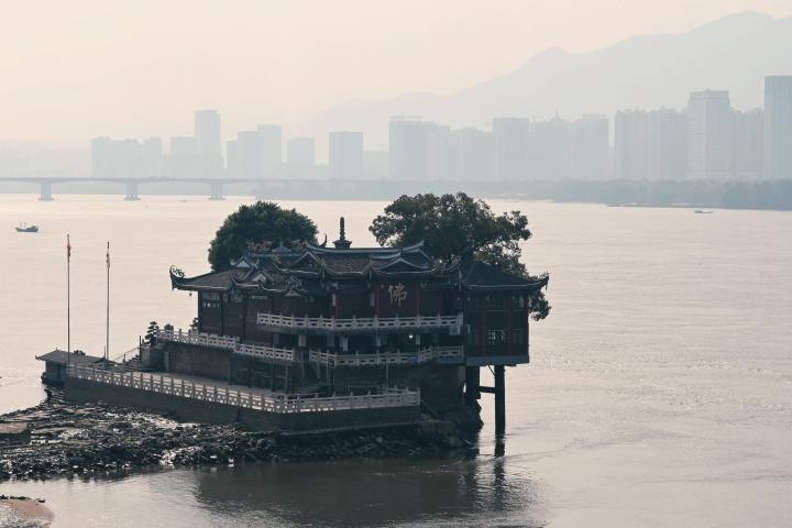 Ngôi chùa nổi giữa sông, điểm săn ảnh đắt giá của du khách thế giới-8
