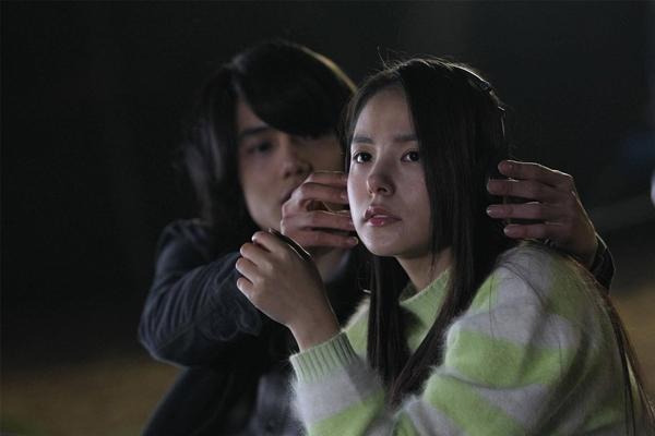 Cô vợ hạnh phúc nhất nhì làng giải trí: Biểu tượng gợi cảm với sự nghiệp diễn xuất mờ nhạt-4